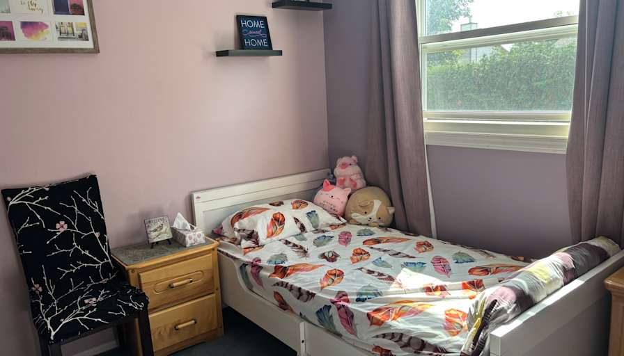 Elyen's room