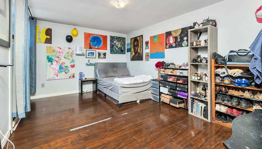 Bob's room