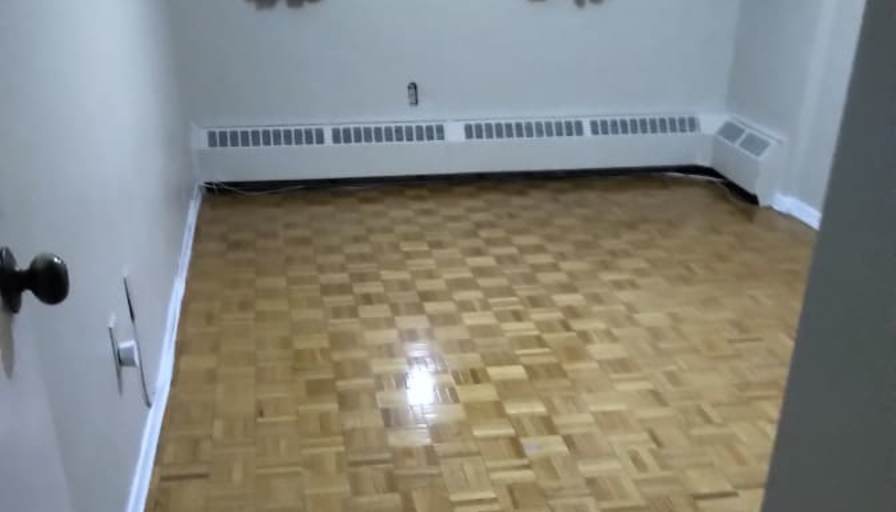 Frank Mint's room