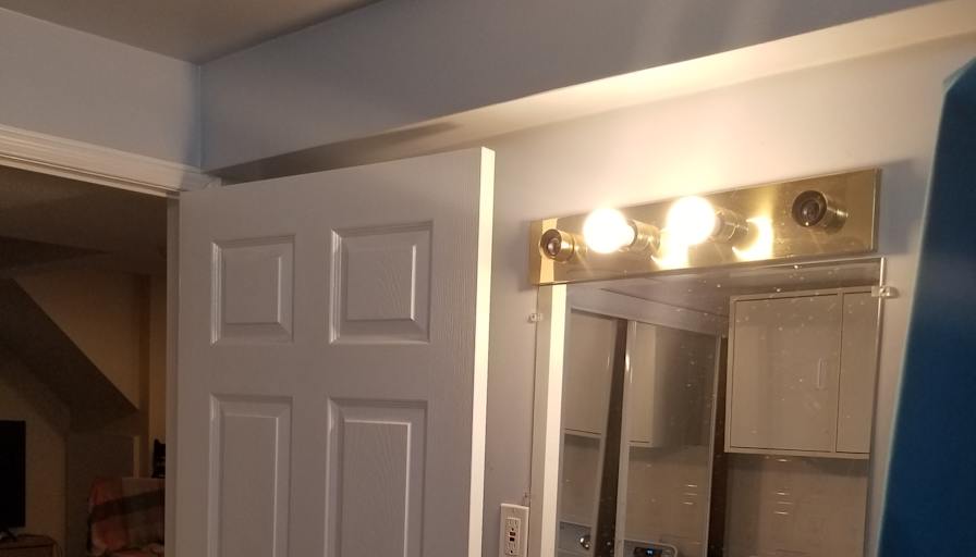 SINTHUJAN's room