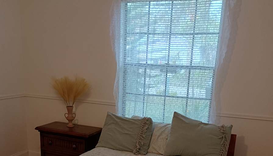 Mona's room