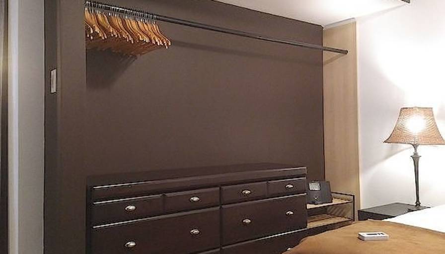 Elle's room