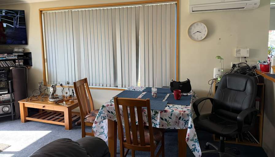 Stu HOLDEN's room