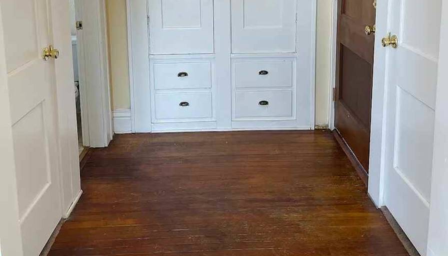 Steve Bridges's room