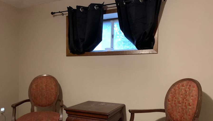 jo lapshinoff's room