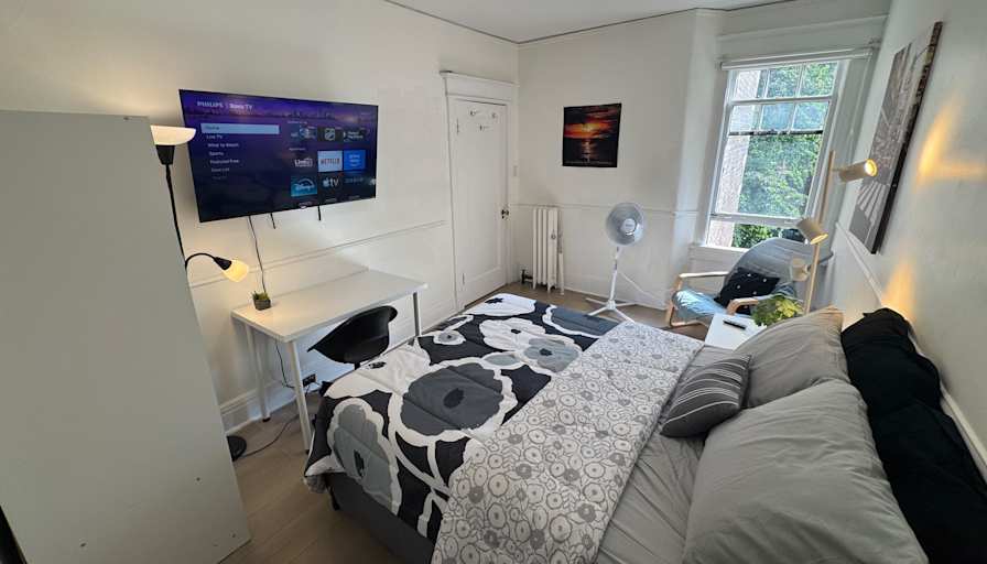 Alona's room
