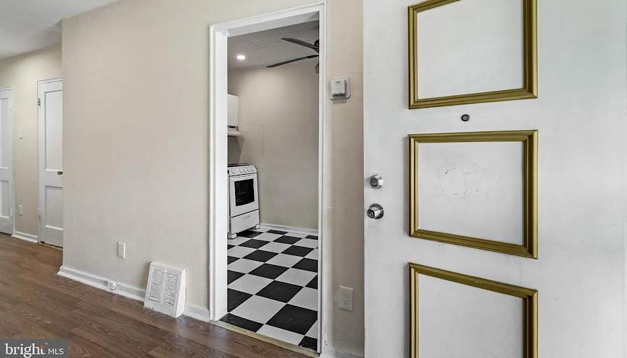 JR's room