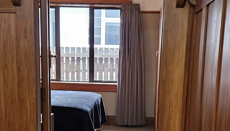 Bob's room