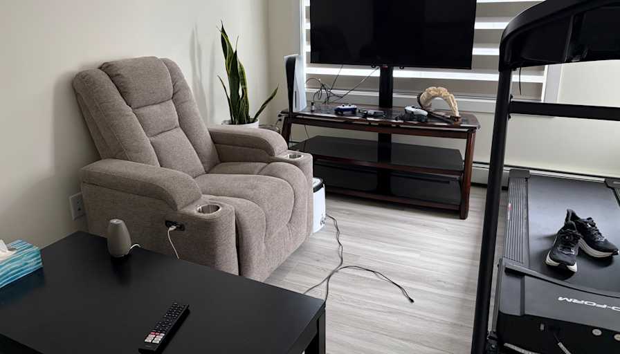 Jarod Lechadores's room