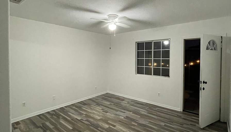 Carlos's room