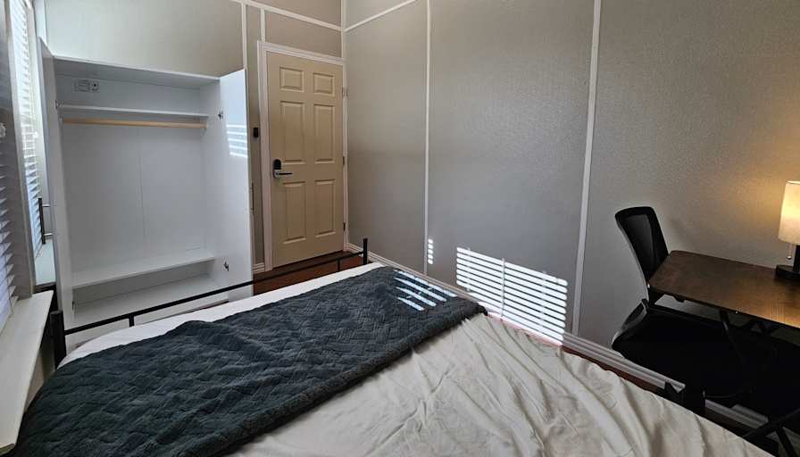Sergio's room