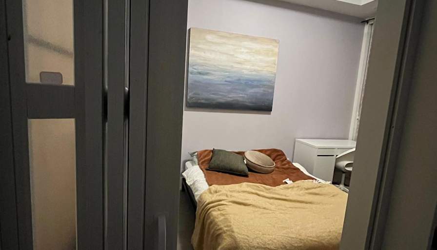 Emre's room