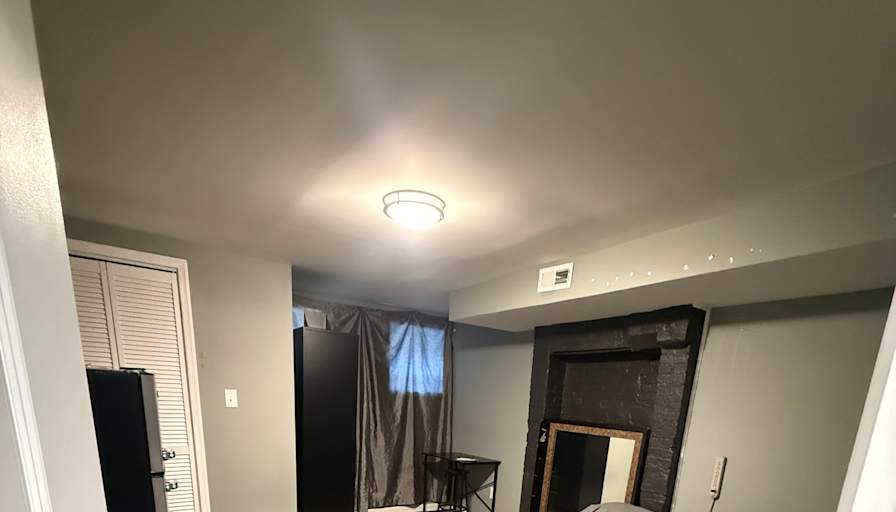 Abdual's room