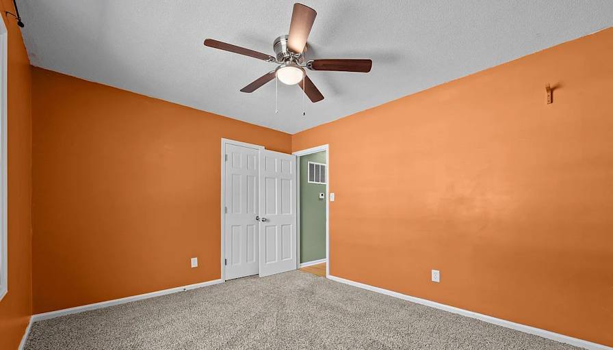 Ali's room