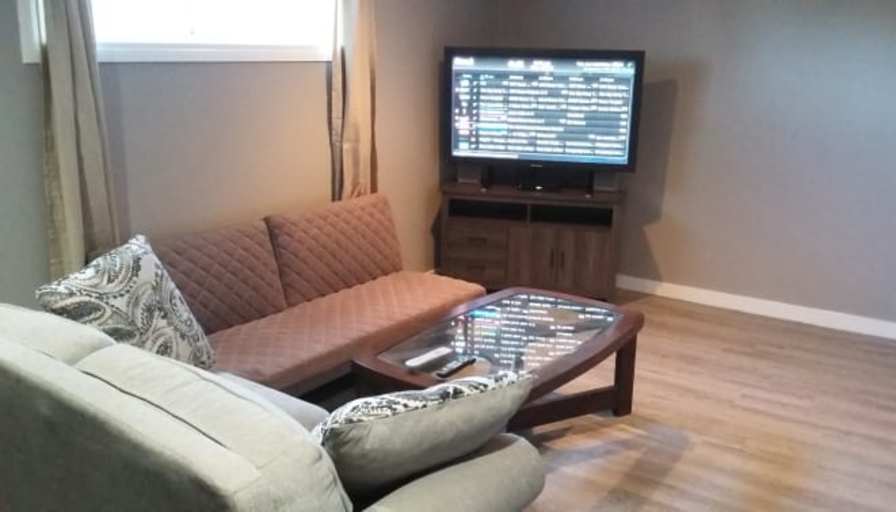Bwood House's room