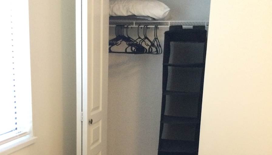 Cléo and Carl's room