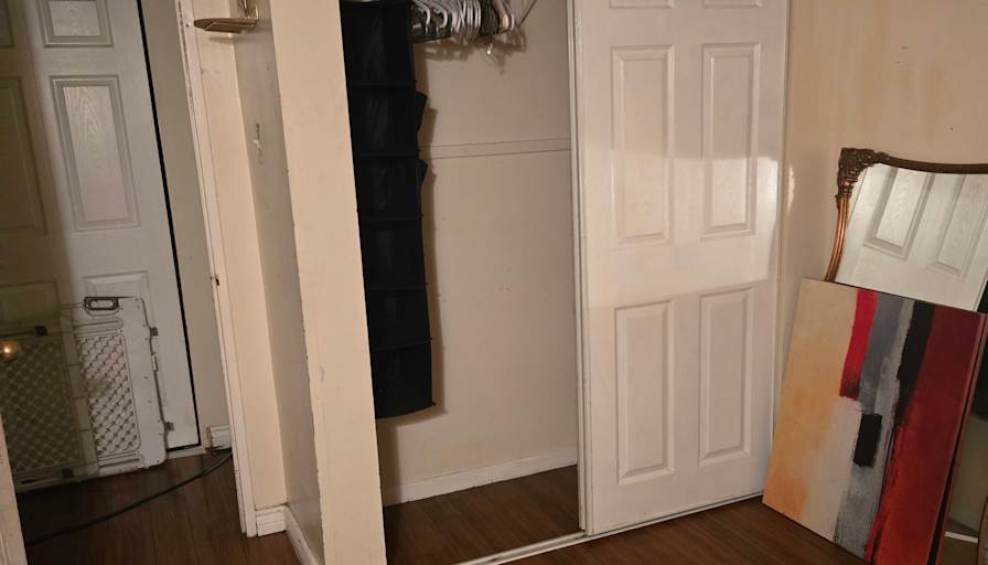 Dustin's room