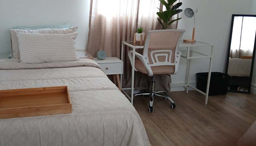 RUTH SAULS's room
