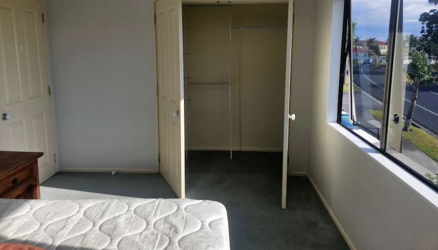 Antony Syms's room