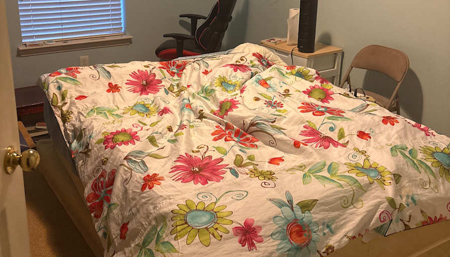 Sung's room