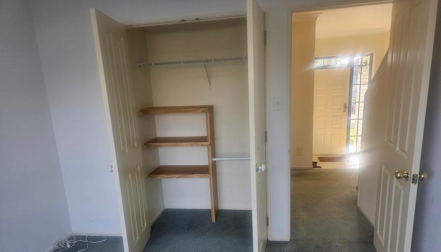 Antony Syms's room