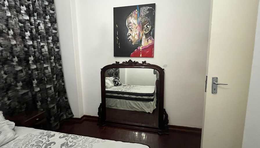 Melo's room