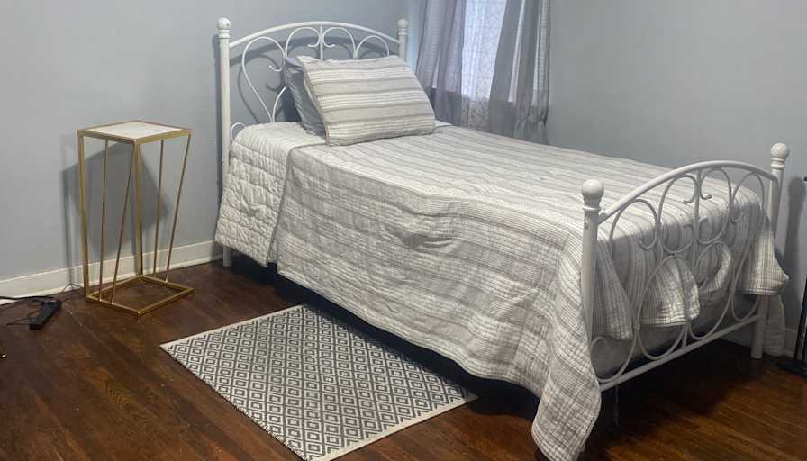 Eva's room
