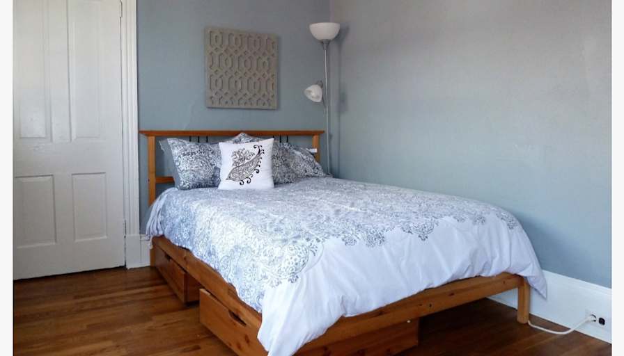 Carla's room