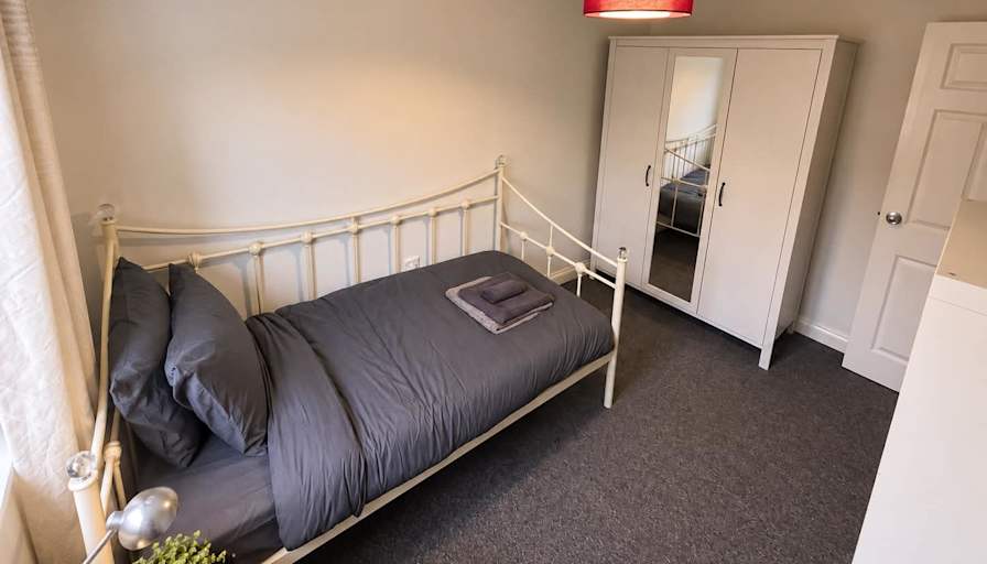 Lynda Kate Savill's room