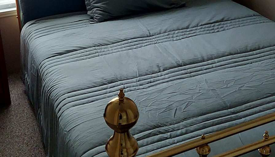 Marty  Ogg's room