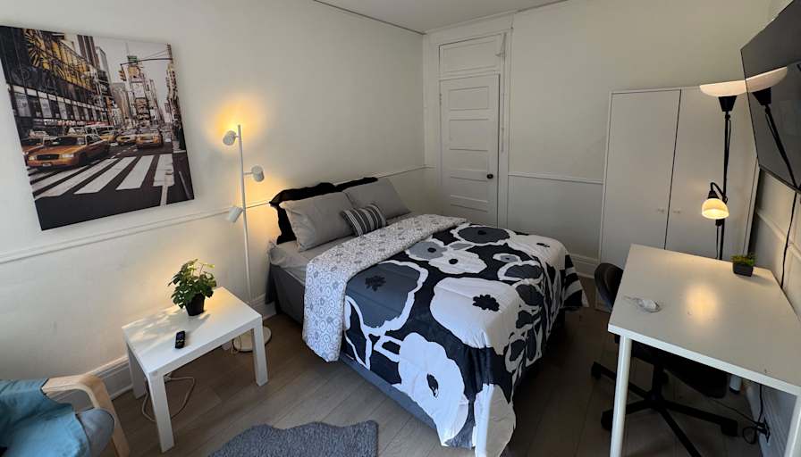 Alona's room