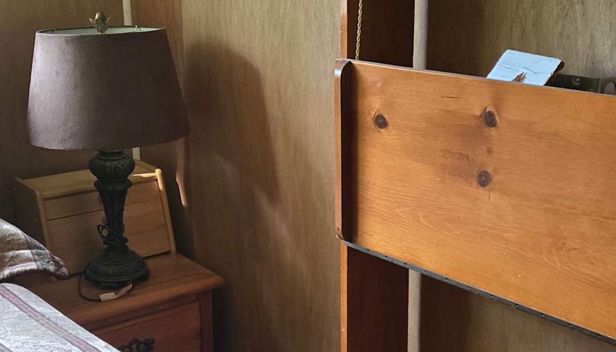 DIANNE BELLIVEAU's room