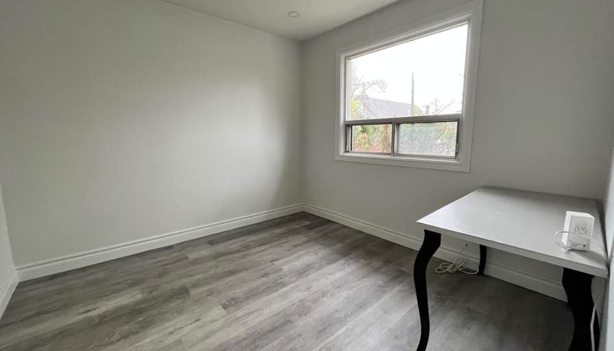 Polina Ustymenko's room
