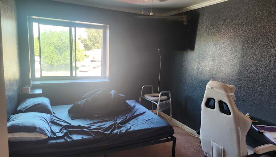 HEATHER SCHOENEMAN's room
