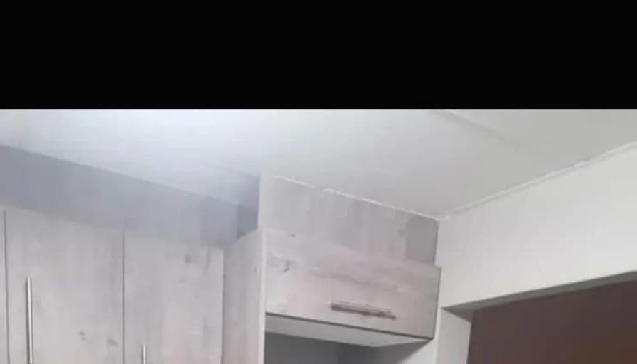 Enhle's room