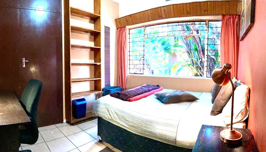 Jos Milne's room