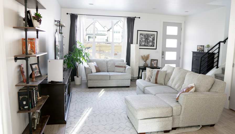 TJ Glas's room