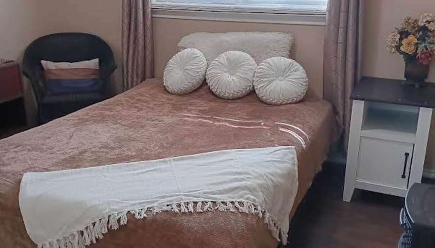 Yanira's room