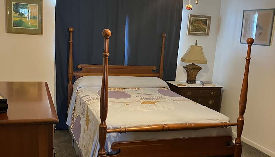 Mona's room