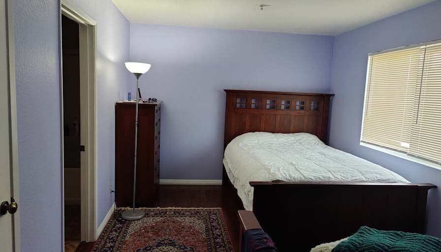 Bars's room