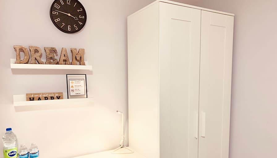 Vivian's room