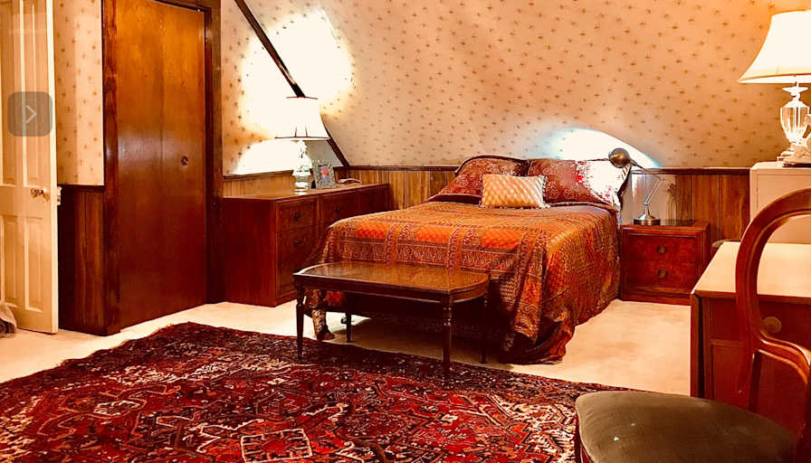 Mark's room