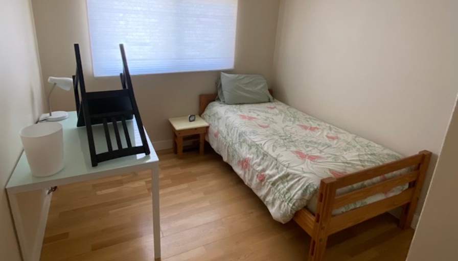 SHY's room