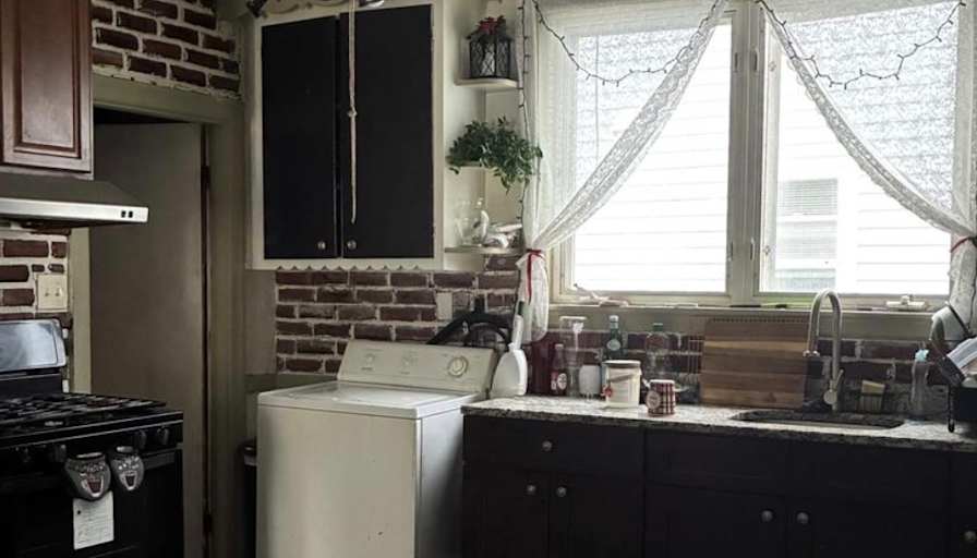 Cindy's room