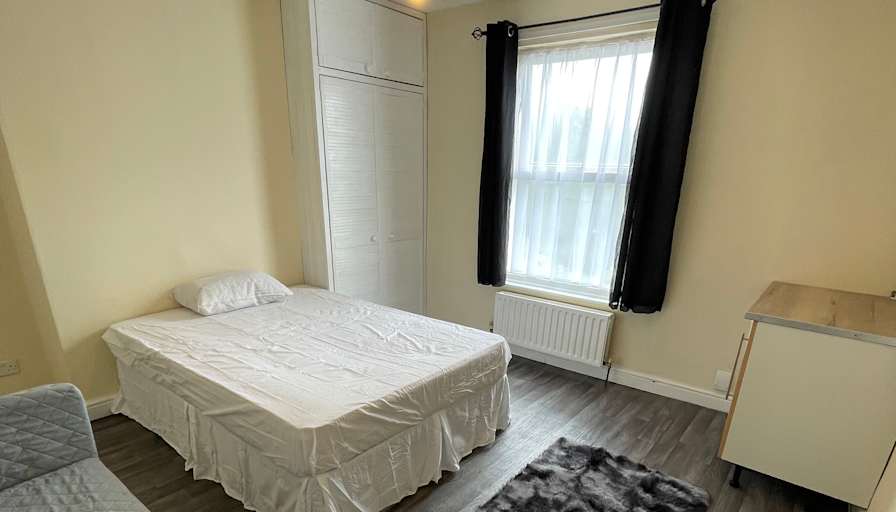SavvaLET's room