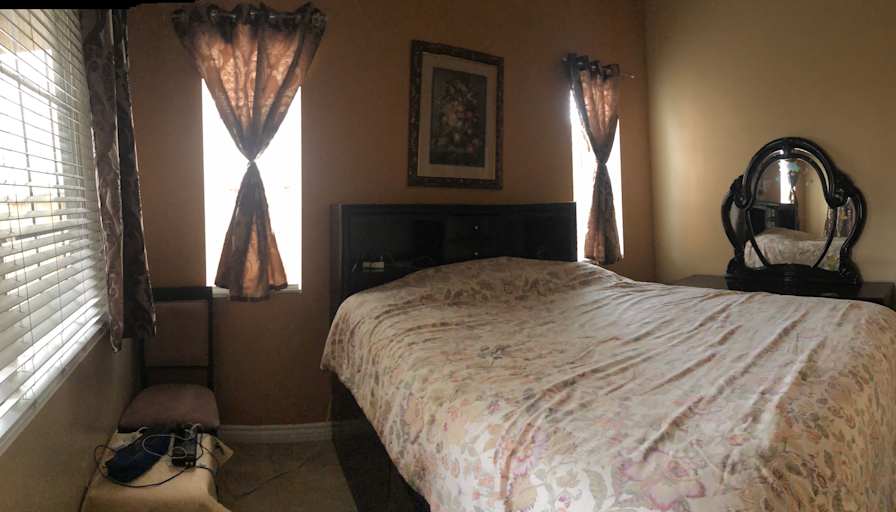 Fernando Vargas's room