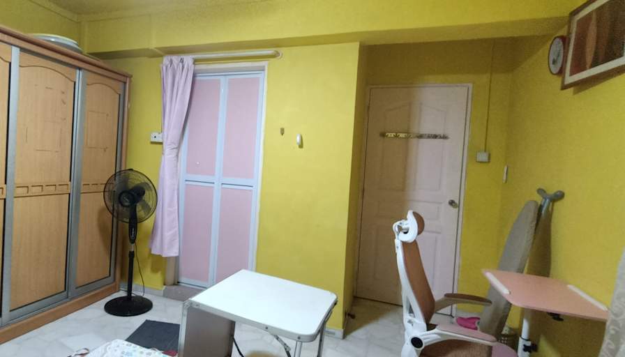 Senil's room