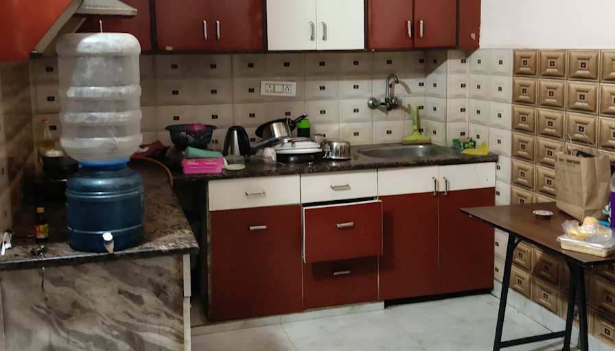 Saloni's room