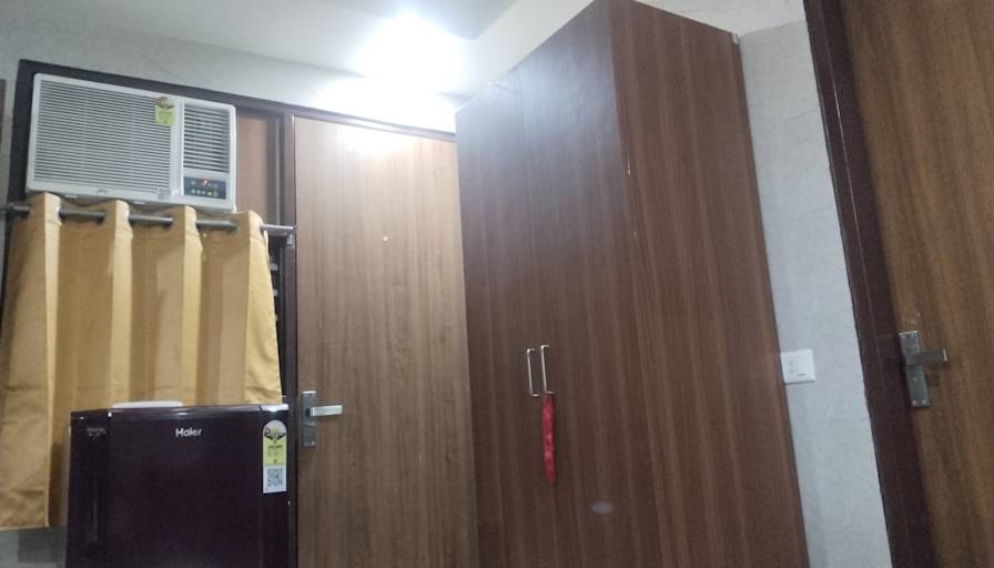 Neeraj's room