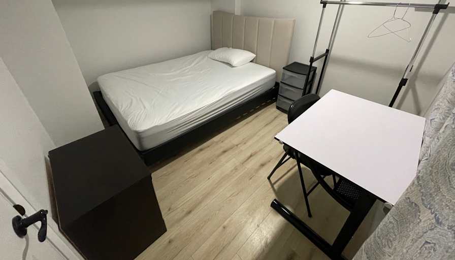 Ziyo's room